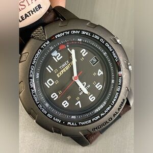 Beautiful Timex Shenmue watch, works great, looks great, hard to find